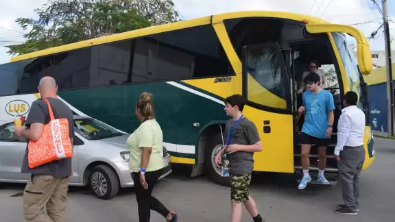 Los pasajeros del autobús iban rumbo al muelle fiscal para abordar un crucero Los pasajeros del autobús iban rumbo al muelle fiscal para abordar un crucero
