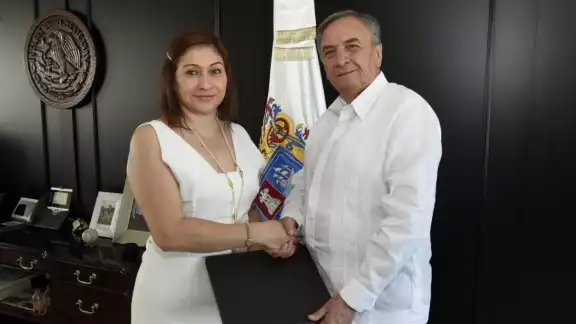 Todos los contratos de prestación de servicios fueron revisados y aprobados por Olivia del Carmen Rosado Brito