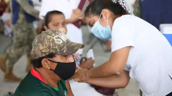 A la par, también el martes 18 de mayo iniciará la vacunación de docentes y personal educativo del estado A la par, también el martes 18 de mayo iniciará la vacunación de docentes y personal educativo del estado
