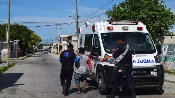 El albañil logrò estabilizarse; sin embargo, requiriò ser trasladado a un hospital del puerto