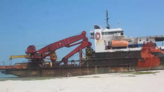 "El Caballo de Trabajo", de Oceanografía, quedó varado en 2017 y hasta el momento no se ha podido retirar "El Caballo de Trabajo", de Oceanografía, quedó varado en 2017 y hasta el momento no se ha podido retirar