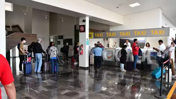Comerciantes dejan de vender en el aeropuerto de Campeche Comerciantes dejan de vender en el aeropuerto de Campeche
