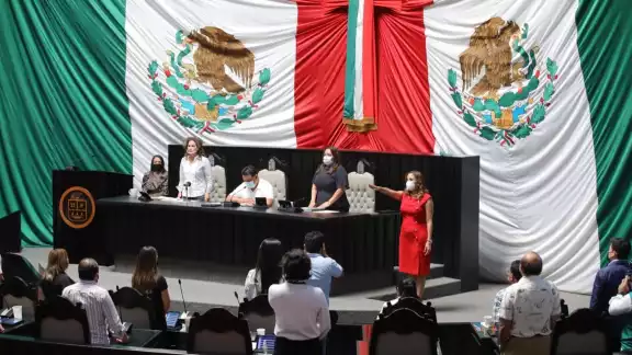 La mujer tomó protesta este mipercoles La mujer tomó protesta este mipercoles