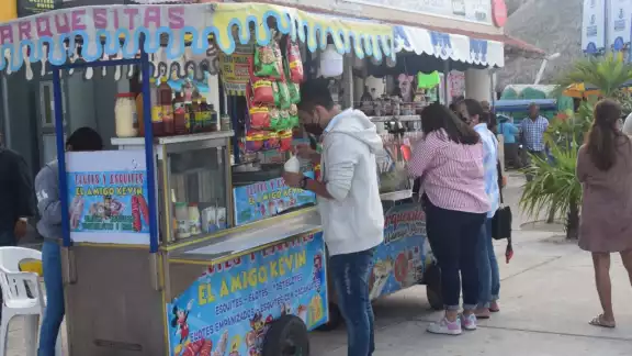 Comerciantes consideran que tendrán que incrementar sus precios de igual forma Comerciantes consideran que tendrán que incrementar sus precios de igual forma