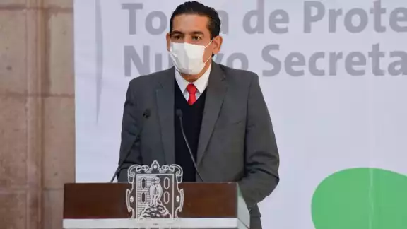 Miguel Ángel Lutzow fue secretario de Salud de San Luis Potosí durante casi un año en el mandato de Juan Manuel Carreras López Miguel Ángel Lutzow fue secretario de Salud de San Luis Potosí durante casi un año en el mandato de Juan Manuel Carreras López