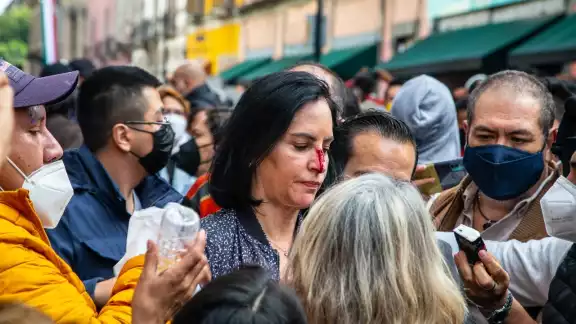 Lía Limón es agredida en Congreso de CDMX por policías Lía Limón es agredida en Congreso de CDMX por policías