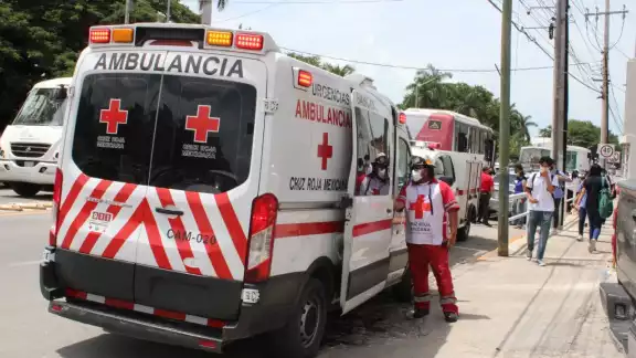 Paramédicos auxiliaron a los afectados, sin ser requerido su traslado a un hospital Paramédicos auxiliaron a los afectados, sin ser requerido su traslado a un hospital