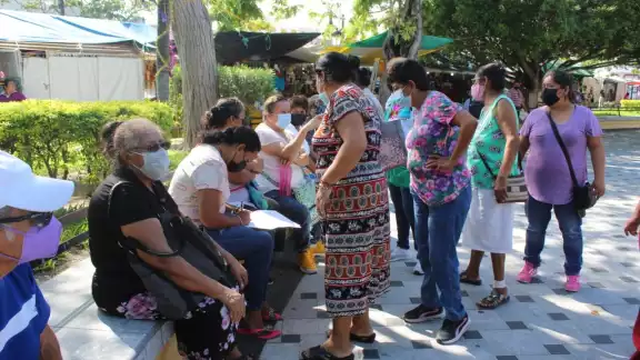 Las artesanas mencionaron que Elidier Cienfuegos es una persona déspota que no sabe dialogar Las artesanas mencionaron que Elidier Cienfuegos es una persona déspota que no sabe dialogar