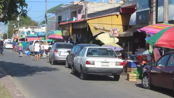 La mayoría de los comerciantes no lo utilizan para hacer escándalo, sino para atraer clientes y promocionar su negocio La mayoría de los comerciantes no lo utilizan para hacer escándalo, sino para atraer clientes y promocionar su negocio
