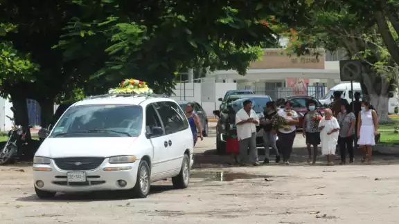 La tarde de ayer martes la policía, junto con criminalistas, realizaron la reconstrucción de los hechos en la vivienda ubicada en la esquina del polifuncional