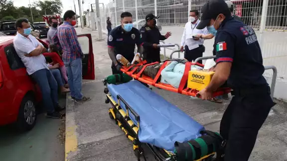 En el Ford viajaba cómo pasajera una bebé de 2 meses de edad, que afortunadamente iba asegurada En el Ford viajaba cómo pasajera una bebé de 2 meses de edad, que afortunadamente iba asegurada
