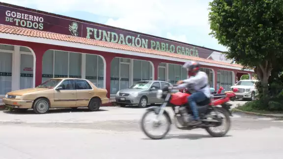 Diez funcionarios de Campeche fueron exhibidos por adeudar entre 200 mil a casi el millón de pesos Diez funcionarios de Campeche fueron exhibidos por adeudar entre 200 mil a casi el millón de pesos
