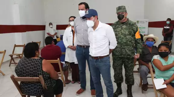 Mauricio Vila compartió el inicio del proceso de vacunación en los municipios de Espita y Sanahcat Mauricio Vila compartió el inicio del proceso de vacunación en los municipios de Espita y Sanahcat