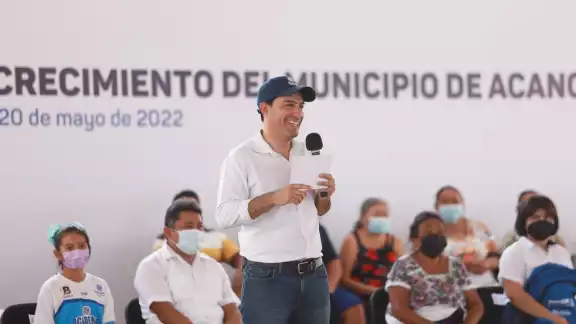 Mauricio Vila felicitó a Por Esto! por su 32 aniversario de informar a la Península de Yucatán Mauricio Vila felicitó a Por Esto! por su 32 aniversario de informar a la Península de Yucatán