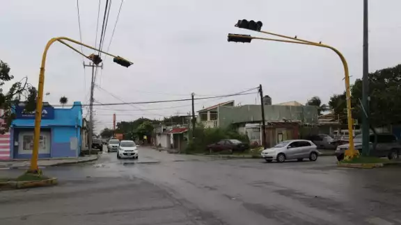 Automovilistas consideran que es un peligro, ya que son puntos de mayor afluencia. Foto: Erick Marfil Automovilistas consideran que es un peligro, ya que son puntos de mayor afluencia. Foto: Erick Marfil