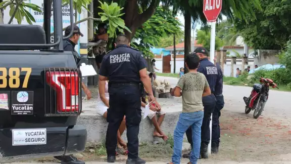 La detención ocurrió en calles de la comisaría, cuando varios policías abordaron a un sujeto de aproximadamente 30 años, sospechoso de portar narcóticos La detención ocurrió en calles de la comisaría, cuando varios policías abordaron a un sujeto de aproximadamente 30 años, sospechoso de portar narcóticos