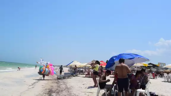 Este lunes reabrieron las playas en Progreso, tras dos semanas de mantenerse cerradas Este lunes reabrieron las playas en Progreso, tras dos semanas de mantenerse cerradas