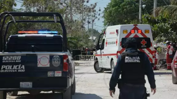 Los testigos del ataque armado en Cancún comentaron a los policías las características de la unidad en la que los sicarios viajaban, pero no se han reportado detenciones
