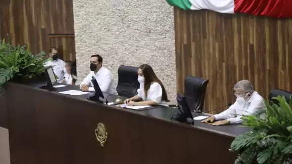 Mauricio Vila les deseó el mayor de los éxitos a los nuevos legisladores yucatecos Mauricio Vila les deseó el mayor de los éxitos a los nuevos legisladores yucatecos