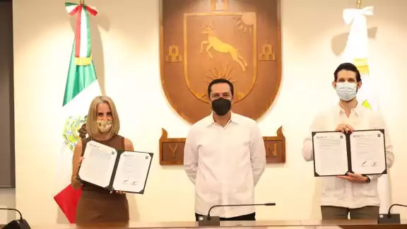 El gobernador Mauricio Vila constató la firma del acuerdo que impulsará a emprendedores yucatecos