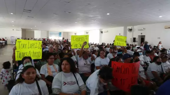Ante más de 300 asistentes, se presentó a Jaime Zetina González quien encabezará el comité Ante más de 300 asistentes, se presentó a Jaime Zetina González quien encabezará el comité