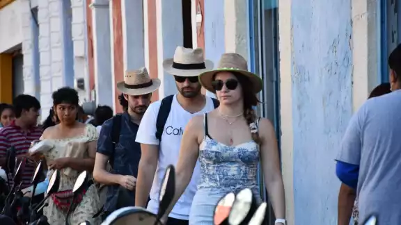 Se ha notado la presencia de turismo extranjero, principalmente rusos, franceses y norteamericanos. Se ha notado la presencia de turismo extranjero, principalmente rusos, franceses y norteamericanos.