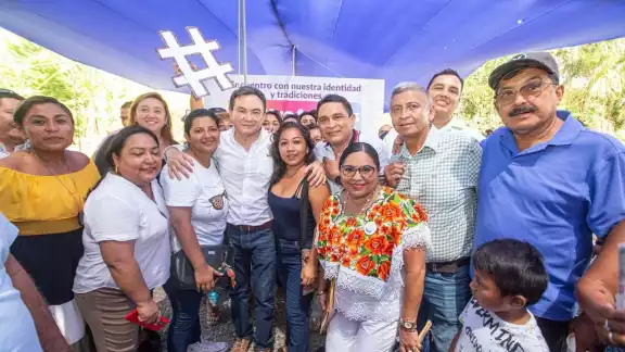 El político vallisoletano fue recibido en un gran ambiente, con muestras de aprecio y calidez El político vallisoletano fue recibido en un gran ambiente, con muestras de aprecio y calidez