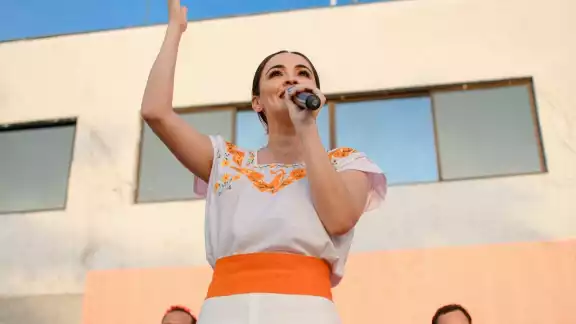 Biby Rabelo denunció en IEEC a funcionarios de Layda Sansores Biby Rabelo denunció en IEEC a funcionarios de Layda Sansores