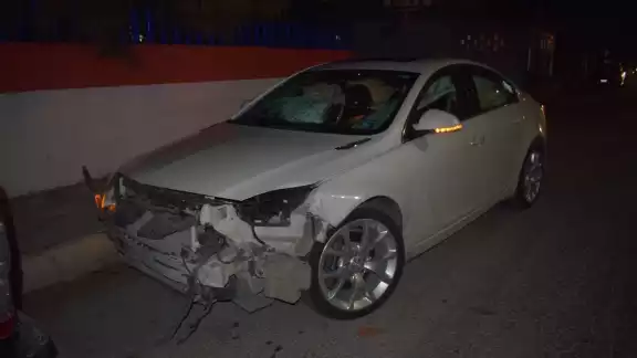 El auto del responsable quedó con varios daños El auto del responsable quedó con varios daños