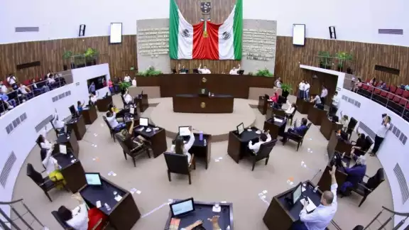 La reforma aprobada en el Congreso local planteaba el retiro forzoso de magistrados al cumplir 30 años de servicio y reducir su “haber de retiro” La reforma aprobada en el Congreso local planteaba el retiro forzoso de magistrados al cumplir 30 años de servicio y reducir su “haber de retiro”