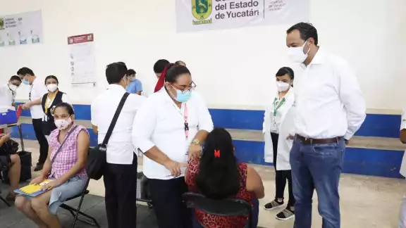 Respecto a la jornada de vacunación de personas de 40 a 49 años el titular de la SSY reportó que en la jornada de ayer viernes se aplicaron un total de 37,973 Respecto a la jornada de vacunación de personas de 40 a 49 años el titular de la SSY reportó que en la jornada de ayer viernes se aplicaron un total de 37,973