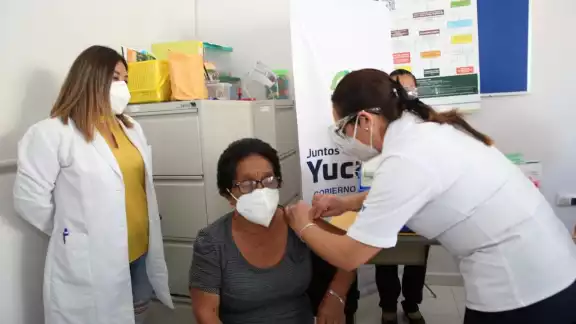 Información federal adelanta que el lunes 5 de abril iniciaría el proceso de inmunización en Mérida con el antígeno AstraZeneca Información federal adelanta que el lunes 5 de abril iniciaría el proceso de inmunización en Mérida con el antígeno AstraZeneca
