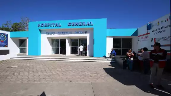 Hombre es hospitalizado tras recibir un hachazo en la cabeza
durante una pelea en Tihosuco Hombre es hospitalizado tras recibir un hachazo en la cabeza
durante una pelea en Tihosuco