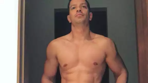 Yahir se ha encontrado muy activo últimamente en redes sociales y ahora busca abrir su OnlyFans