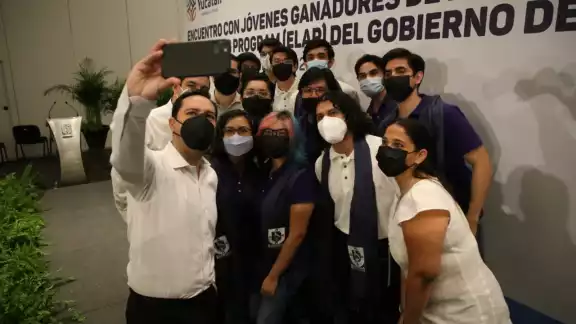 Los estudiantes son alumnos de la Universidad Tecnológica Metropolitana (UTM) y de la Universidad Politécnica de Yucatán (UPY) Los estudiantes son alumnos de la Universidad Tecnológica Metropolitana (UTM) y de la Universidad Politécnica de Yucatán (UPY)