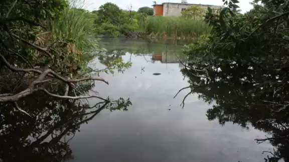 El núcleo de agua se ha achicado de dos mil metros cuadrados a sólo 400 metros El núcleo de agua se ha achicado de dos mil metros cuadrados a sólo 400 metros