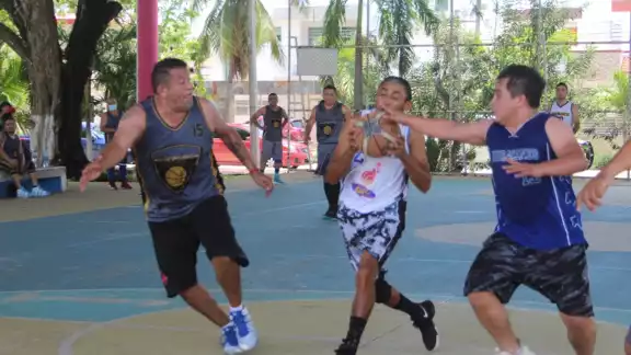 Los participantes de este torneo esperan que puedan realizar un cuadrangular cada 15 días, con el fin de mantenerse activos físicamente Los participantes de este torneo esperan que puedan realizar un cuadrangular cada 15 días, con el fin de mantenerse activos físicamente