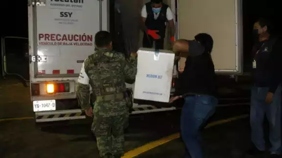 Un total de 108 mil dosis llegaron a Yucatán este día