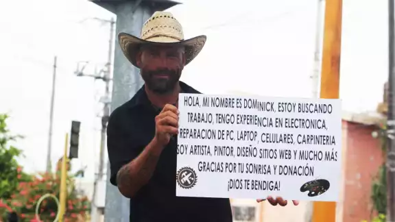 Dominick busca trabajo en las avenidas de Chetumal