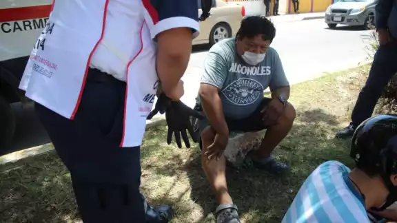 Aspectos del accidente entre dos motociclistas y un vehículo en Ciudad del Carmen
