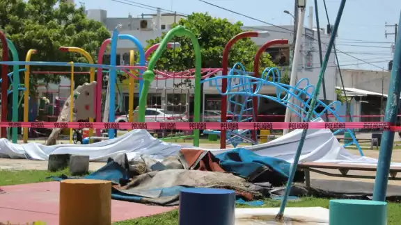 El parque principal de Ciudad del Carmen permanece cerrado El parque principal de Ciudad del Carmen permanece cerrado