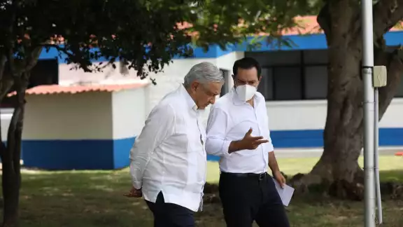 Durante la reunión, AMLO y Vila Dosal aprovecharon para platicar sobre los alcances del proyecto en la entidad Durante la reunión, AMLO y Vila Dosal aprovecharon para platicar sobre los alcances del proyecto en la entidad