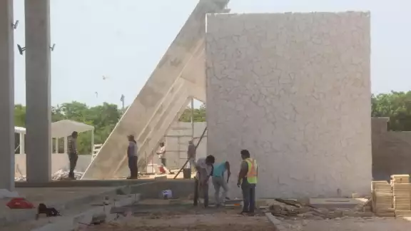 Los sellos fueron retirados desde ayer miércoles, luego de que el paro de la obra perjudicara a 12 trabajadores Los sellos fueron retirados desde ayer miércoles, luego de que el paro de la obra perjudicara a 12 trabajadores