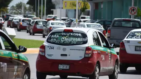 La manifestación la hicieron sobre el malecón de Campeche en protesta de la Ley de Movilidad La manifestación la hicieron sobre el malecón de Campeche en protesta de la Ley de Movilidad