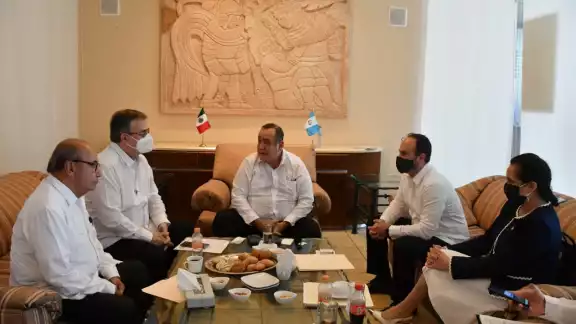 A su llegada, Marcelo Ebrard sostuvo una reunión con el presidente de Guatemala Alejandro Giammattei A su llegada, Marcelo Ebrard sostuvo una reunión con el presidente de Guatemala Alejandro Giammattei