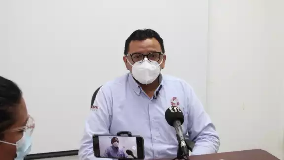 El jefe del departamento de Vectores y Zoonosis, Juan Octavio Ávila López, informó sobre los casos de Dengue en Campeche. Foto: Lucio Blanco