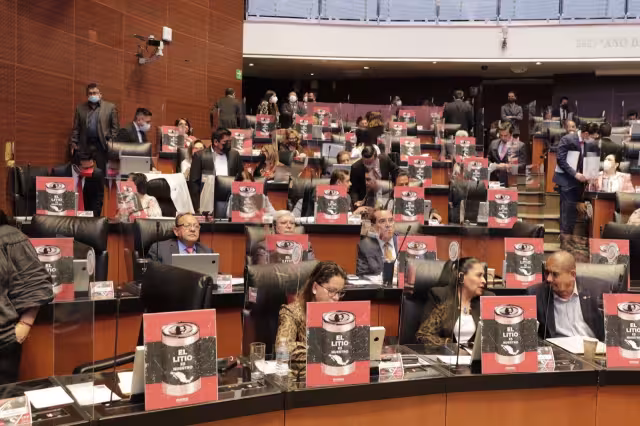 Los senadores aprobaron en lo general las modificaciones a la Ley Minera. Foto: @CitlaHM