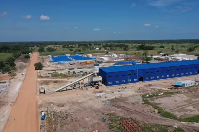 El presidente López Obrador refirió que, pese a los intentos de frenar el Tren Maya en Campeche, las labores siguen en marcha
