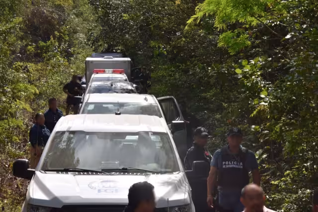 En los operativos de búsqueda colaboraron los familiares e integrantes de los colectivos de búsqueda