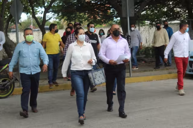 Rosalinda Saldevilla Ollervides es quien encabeza la planilla celeste para la elección en la Sección 42 del Sindicato de Pemez